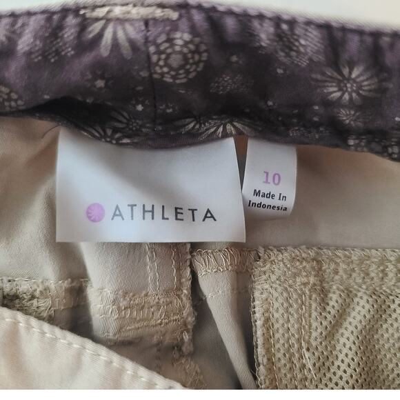 Athleta tan khaki athletic hiking shorts - 10 - Picture 6 of 8
